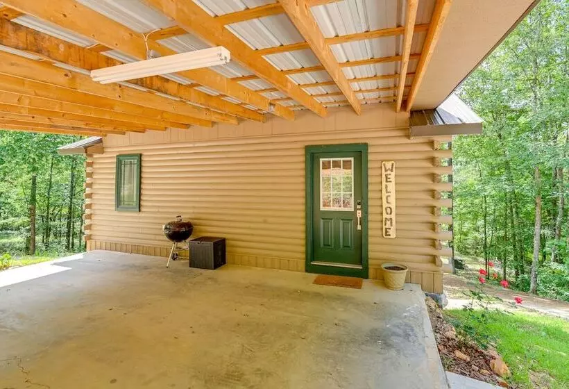 Cozy Tennessee Retreat W/ Patio & Charcoal Grill!