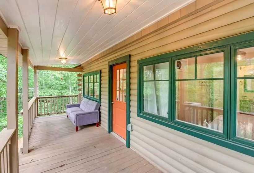 Cozy Tennessee Retreat W/ Patio & Charcoal Grill!