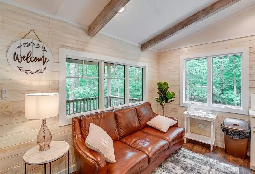 Cozy Tennessee Retreat W/ Patio & Charcoal Grill!