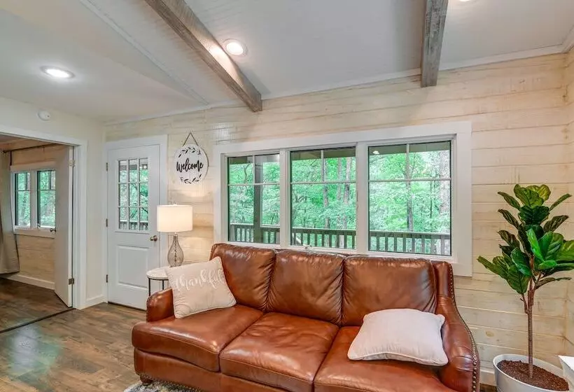 Cozy Tennessee Retreat W/ Patio & Charcoal Grill!