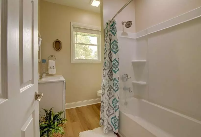 Dog Friendly Jackson Home Near Downtown Hub!