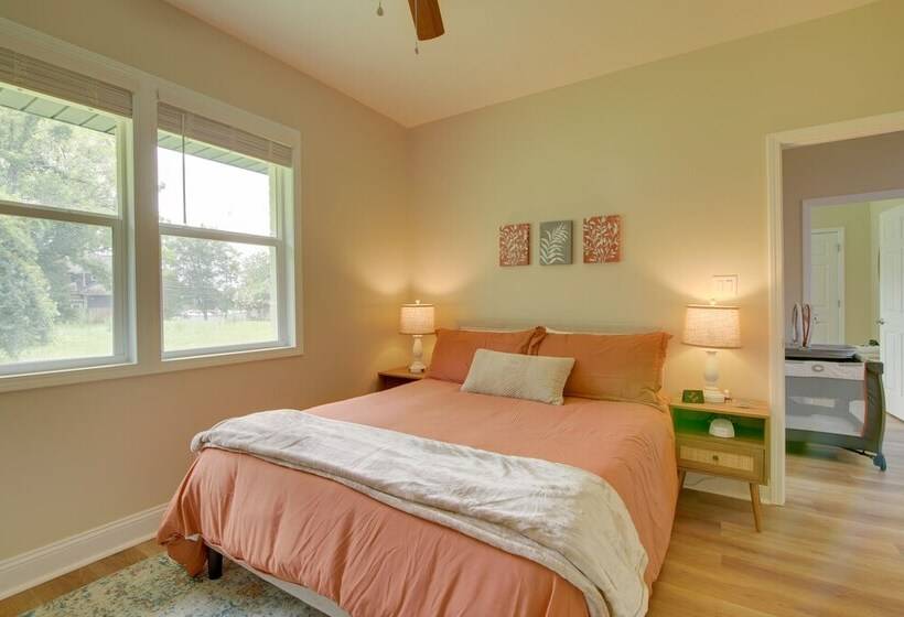 Dog Friendly Jackson Home Near Downtown Hub!