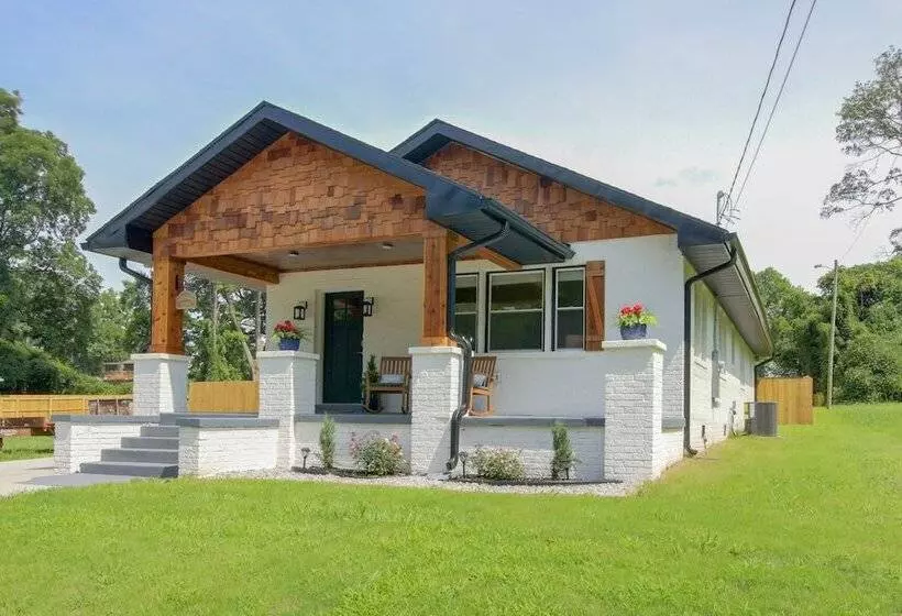 Dog Friendly Jackson Home Near Downtown Hub!