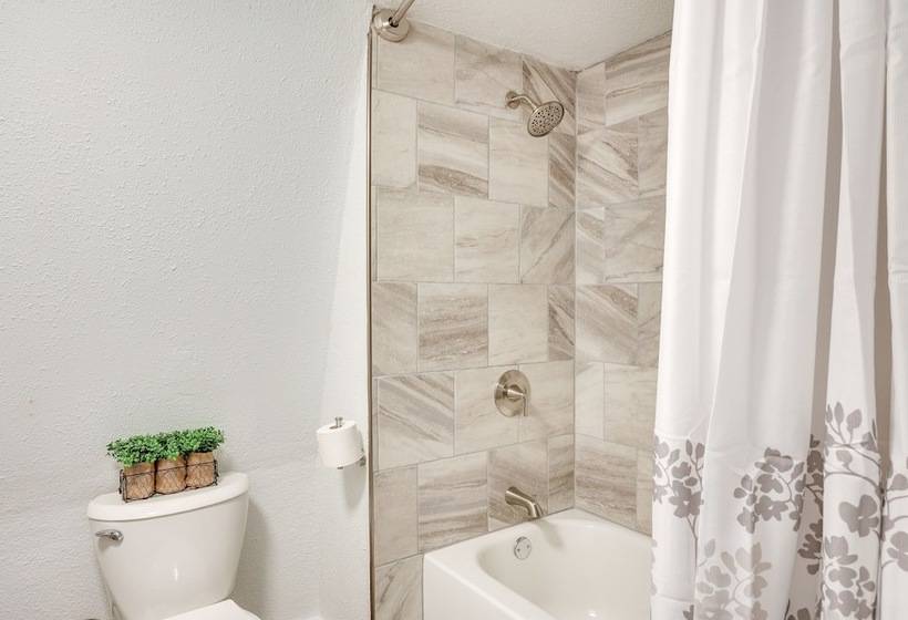 Family Friendly Broken Bow Home W/ Grill!