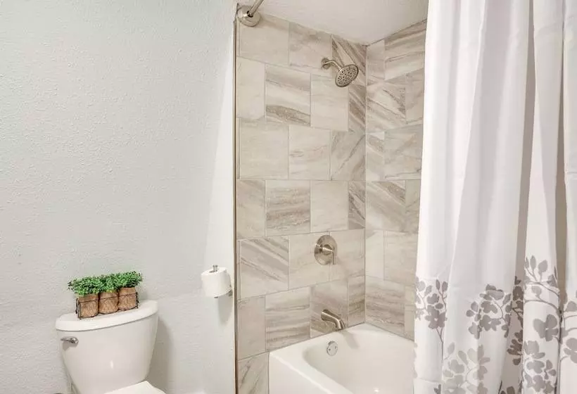 Family Friendly Broken Bow Home W/ Grill!