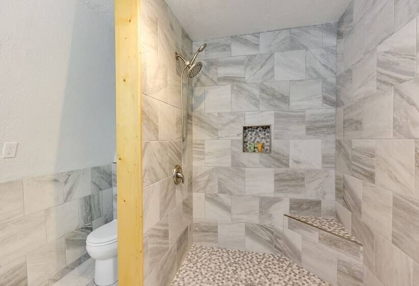 Family Friendly Broken Bow Home W/ Grill!