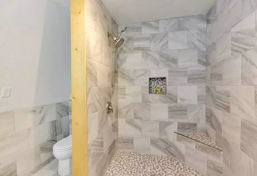 Family Friendly Broken Bow Home W/ Grill!