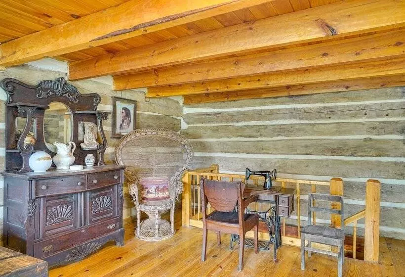 Historic Cabin Retreat ~ 2 Mi To Seneca Rocks!