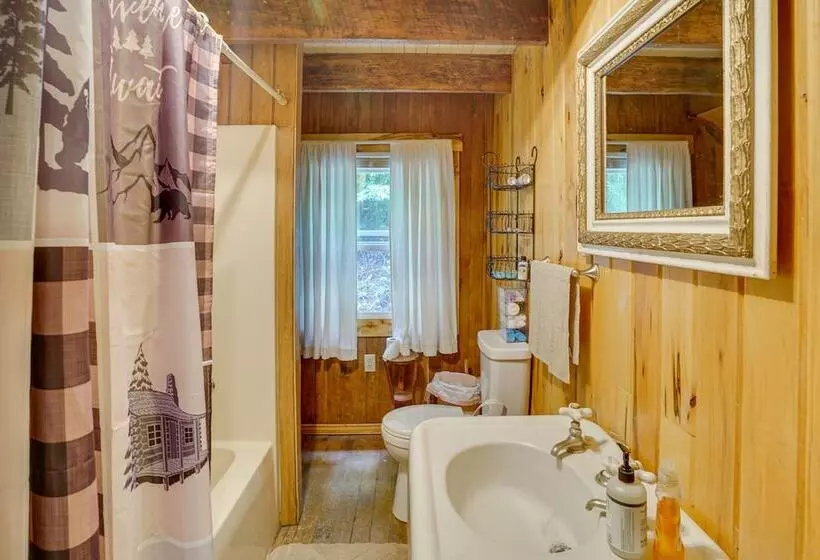 Historic Cabin Retreat ~ 2 Mi To Seneca Rocks!