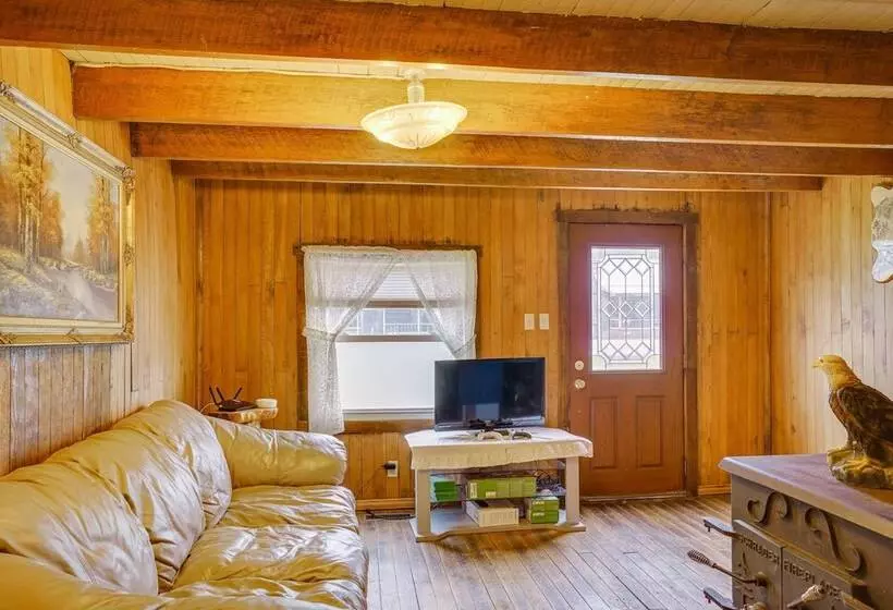 Historic Cabin Retreat ~ 2 Mi To Seneca Rocks!