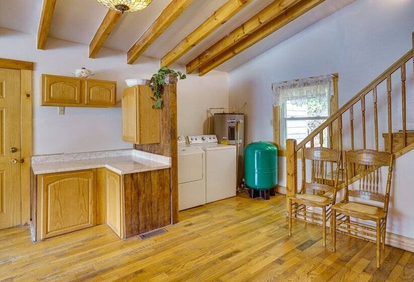 Historic Cabin Retreat ~ 2 Mi To Seneca Rocks!