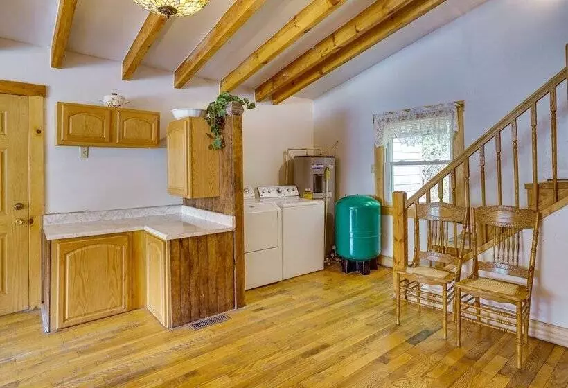 Historic Cabin Retreat ~ 2 Mi To Seneca Rocks!