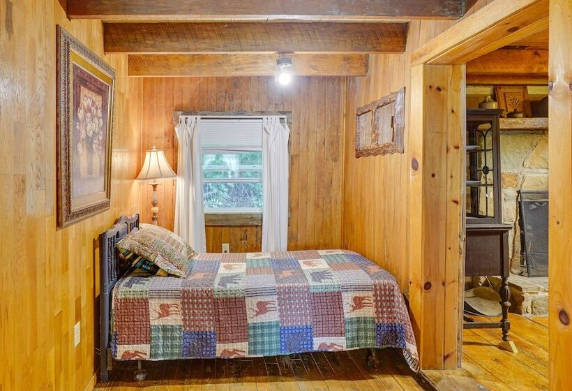 Historic Cabin Retreat ~ 2 Mi To Seneca Rocks!