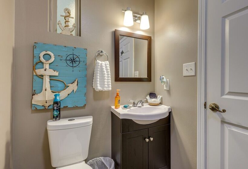 Peaceful Lucedale Hideaway On Private Acerage!