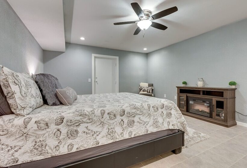 Peaceful Lucedale Hideaway On Private Acerage!