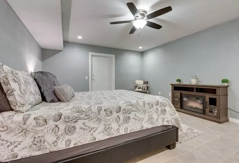 Peaceful Lucedale Hideaway On Private Acerage!