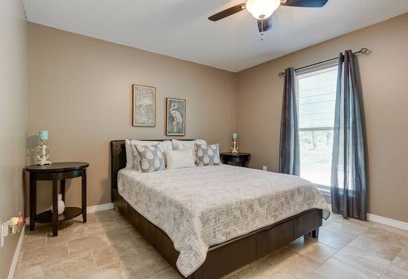 Peaceful Lucedale Hideaway On Private Acerage!