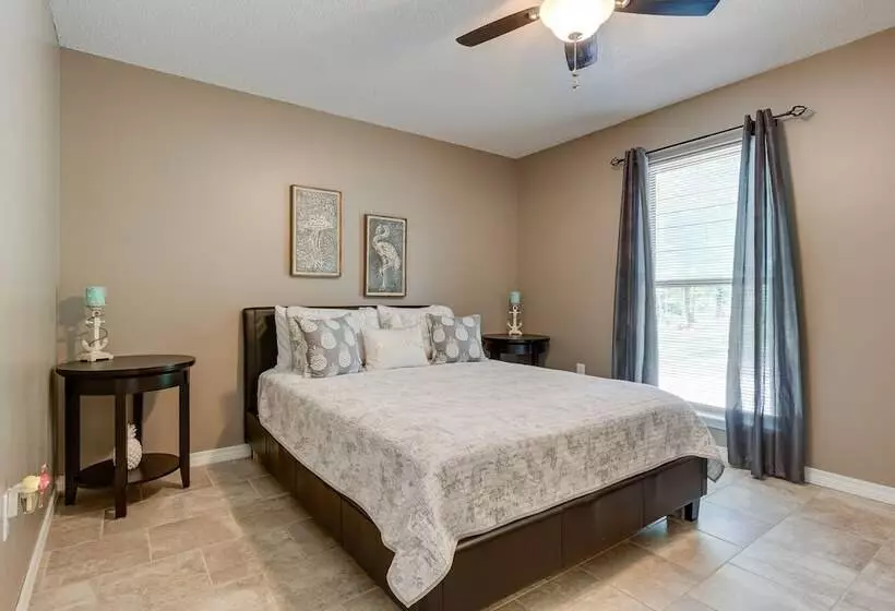 Peaceful Lucedale Hideaway On Private Acerage!