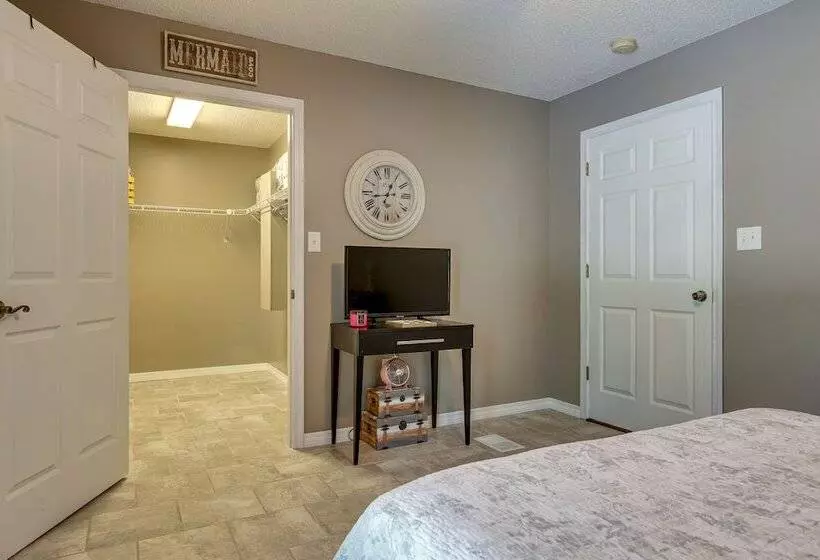 Peaceful Lucedale Hideaway On Private Acerage!