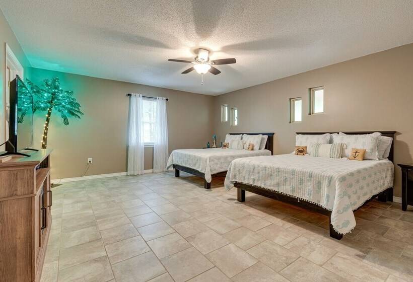 Peaceful Lucedale Hideaway On Private Acerage!