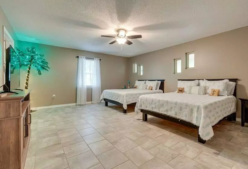 Peaceful Lucedale Hideaway On Private Acerage!