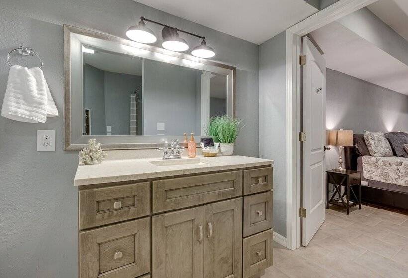 Peaceful Lucedale Hideaway On Private Acerage!