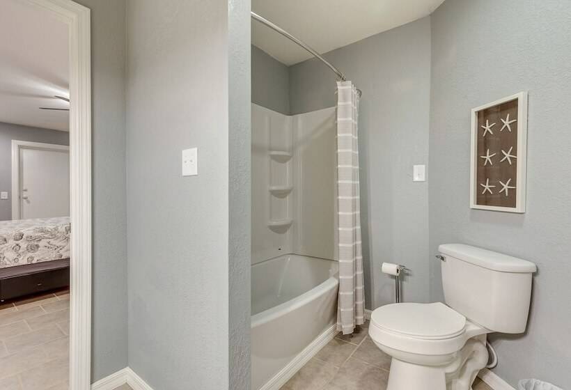 Peaceful Lucedale Hideaway On Private Acerage!