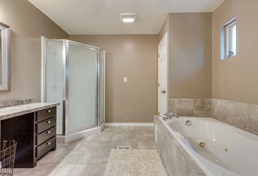 Peaceful Lucedale Hideaway On Private Acerage!