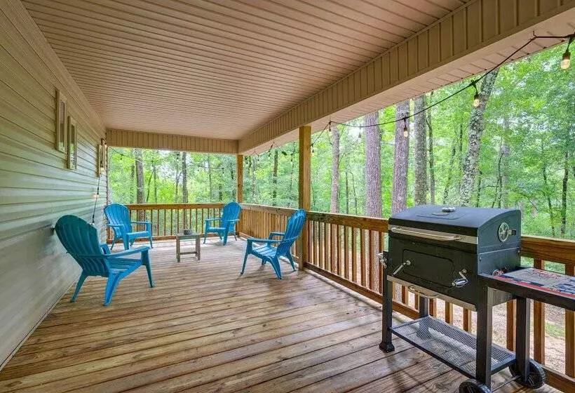 Peaceful Lucedale Hideaway On Private Acerage!