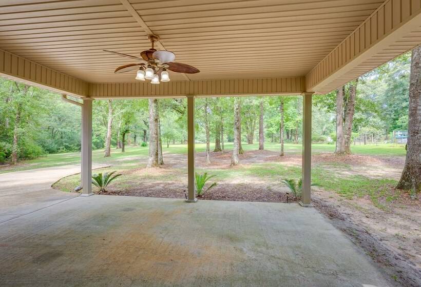 Peaceful Lucedale Hideaway On Private Acerage!