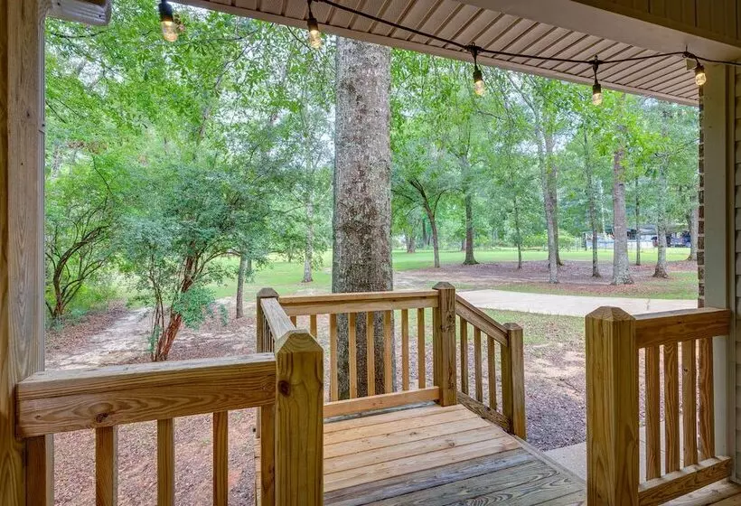Peaceful Lucedale Hideaway On Private Acerage!