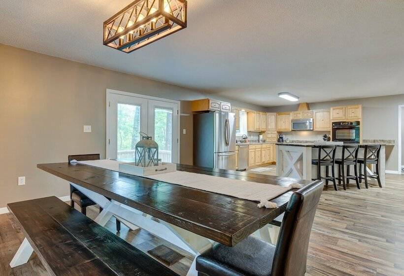 Peaceful Lucedale Hideaway On Private Acerage!