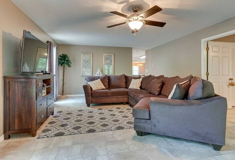 Peaceful Lucedale Hideaway On Private Acerage!