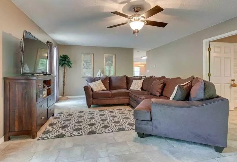 Peaceful Lucedale Hideaway On Private Acerage!