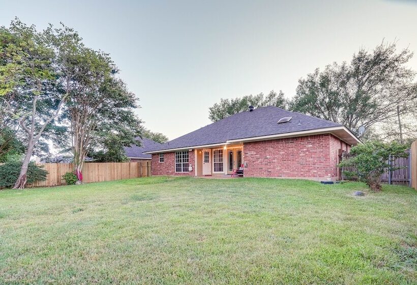 Pet Friendly Bossier City Home Rental: Fenced Yard