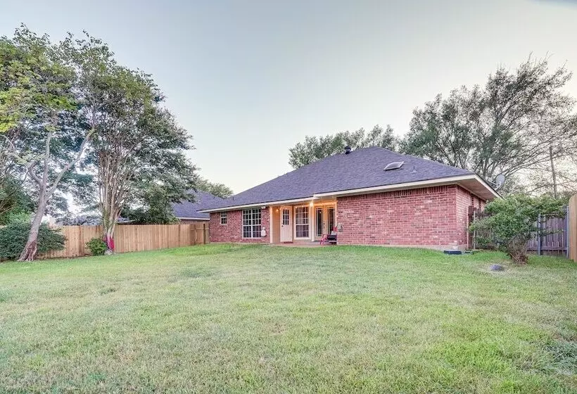 Pet Friendly Bossier City Home Rental: Fenced Yard