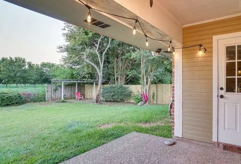 Pet Friendly Bossier City Home Rental: Fenced Yard
