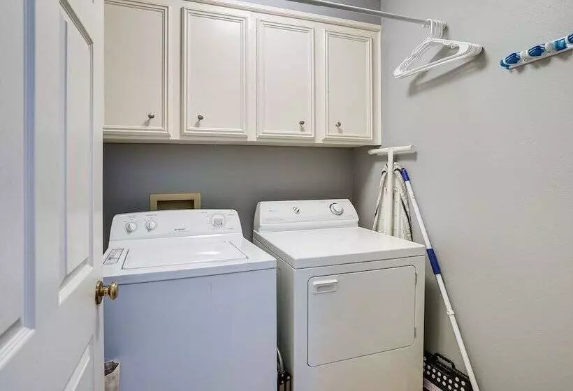 Pet Friendly Bossier City Home Rental: Fenced Yard