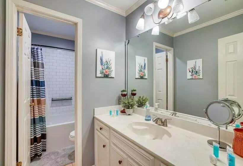 Pet Friendly Bossier City Home Rental: Fenced Yard