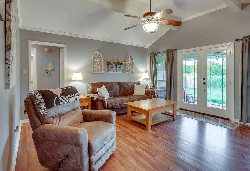 Pet Friendly Bossier City Home Rental: Fenced Yard