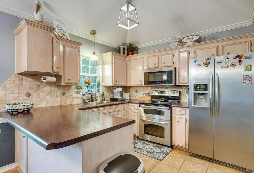 Pet Friendly Bossier City Home Rental: Fenced Yard