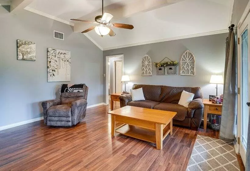 Pet Friendly Bossier City Home Rental: Fenced Yard