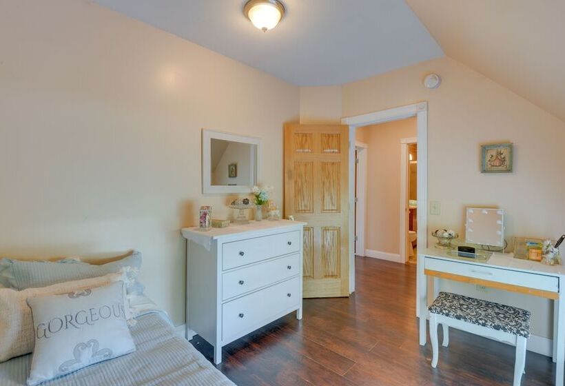 Pet Friendly Claremont Vacation Rental!