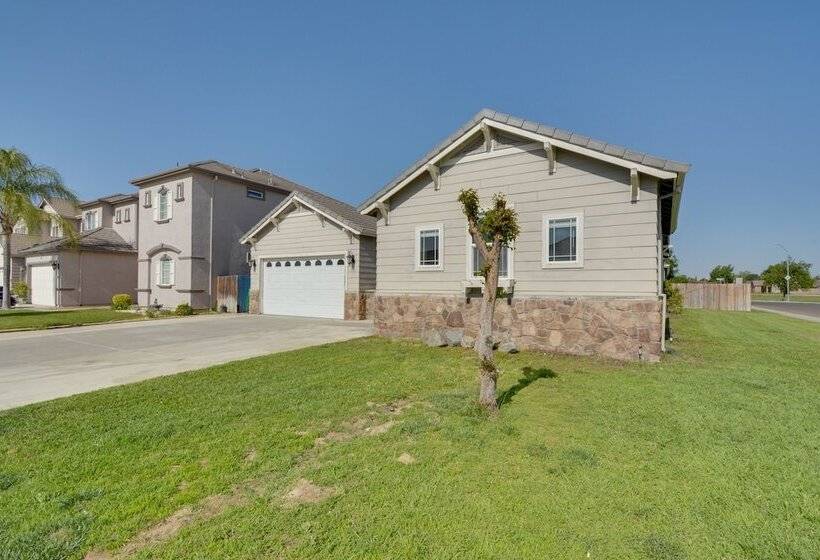 Remodeled Livingston Home W/ Private Backyard!