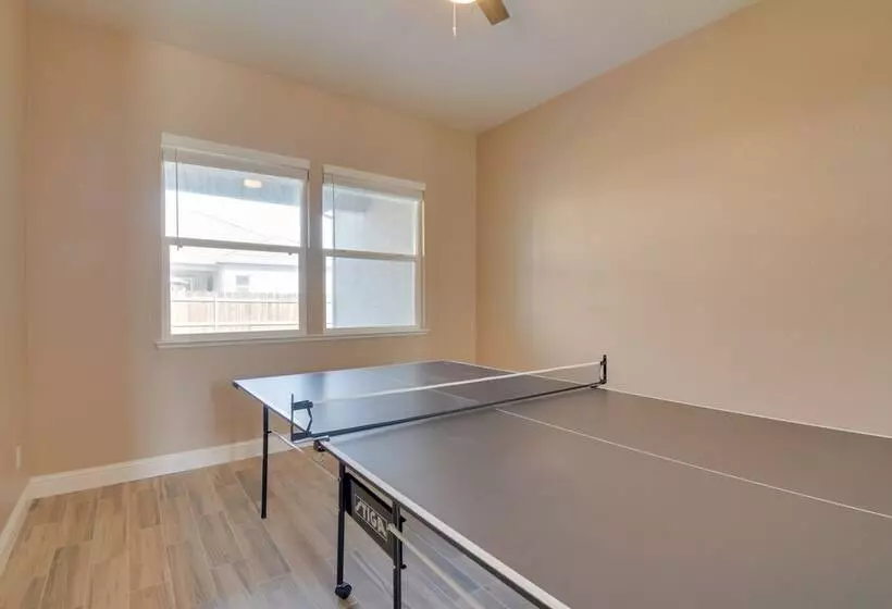 Remodeled Livingston Home W/ Private Backyard!