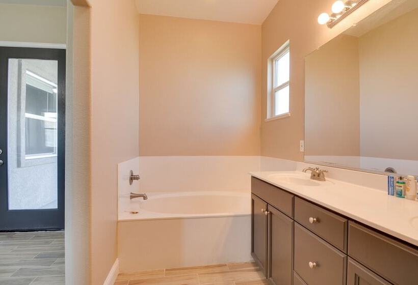 Remodeled Livingston Home W/ Private Backyard!