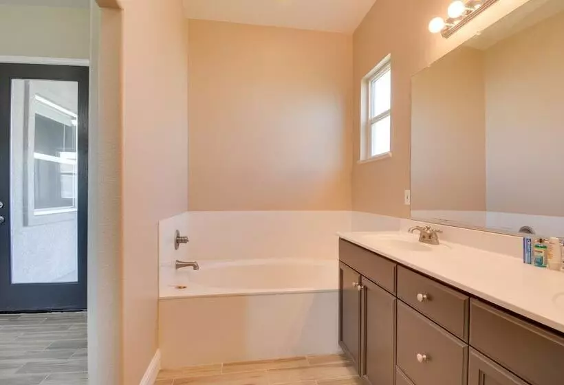 Remodeled Livingston Home W/ Private Backyard!