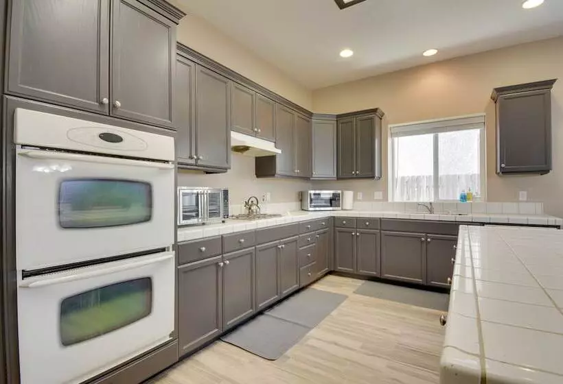 Remodeled Livingston Home W/ Private Backyard!