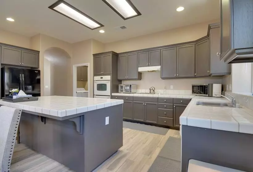 Remodeled Livingston Home W/ Private Backyard!