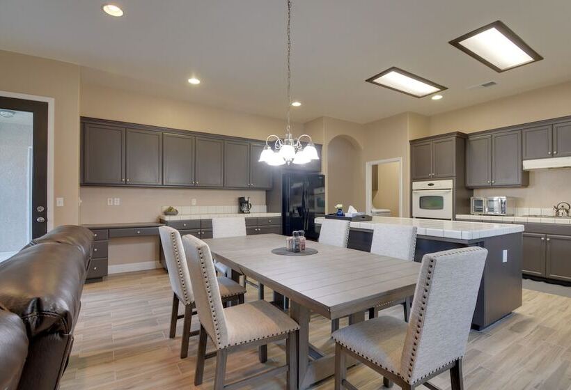 Remodeled Livingston Home W/ Private Backyard!